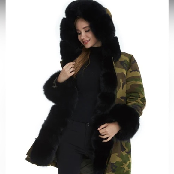 volare new york Jackets & Blazers - VOLARE New York Camouflage fox fur jacket army green and black size S NWT